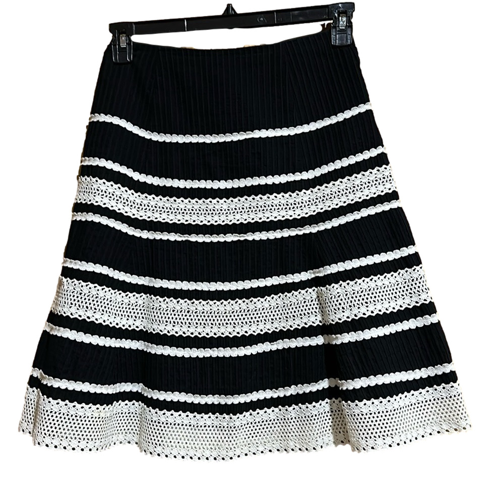 Talbots Black and White Lace Skirt Size 2 Petite - EUC